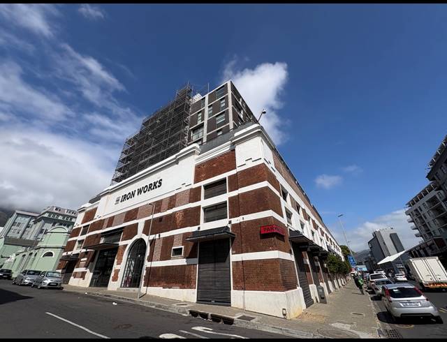 2,189M² OFFICE TO LET IN WOODSTOCK
